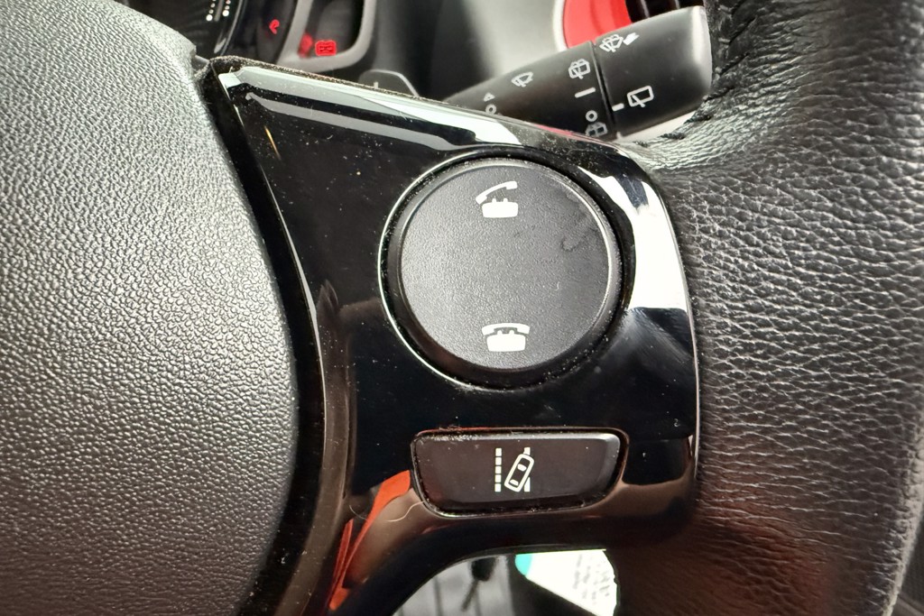 Toyota Aygo X-Play Automatic Petrol Hatchback - Stock Number (1542993) - 5th supplementary image