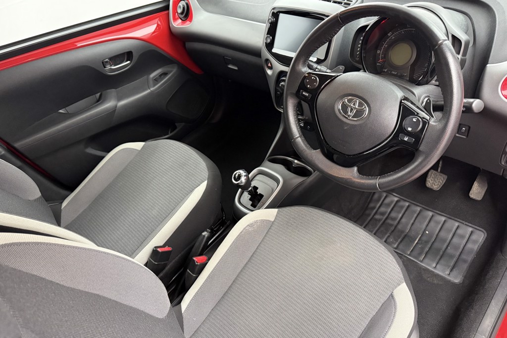 Toyota Aygo X-Play Automatic Petrol Hatchback - Stock Number (1542993) - 1st supplementary image