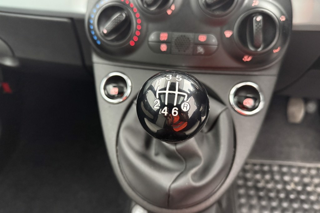 Fiat 500 Dolcevita Manual Petrol-Electric Hybrid Hatchback - Stock Number (1543062) - 12th supplementary image