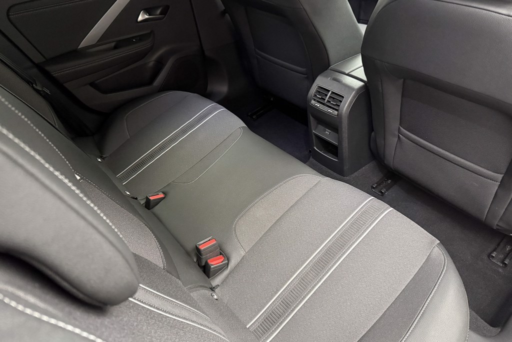 Vauxhall Astra GS Manual Petrol Hatchback - Stock Number (1543489) - 19th supplementary image