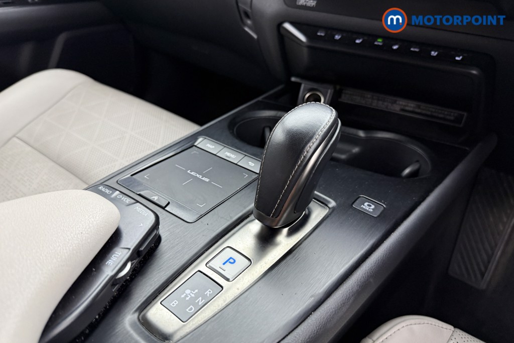 Lexus UX 300E 150Kw 54.3 Kwh 5Dr E-Cvt Takumi Pack Automatic Electric SUV - Stock Number (1543840) - 4th supplementary image