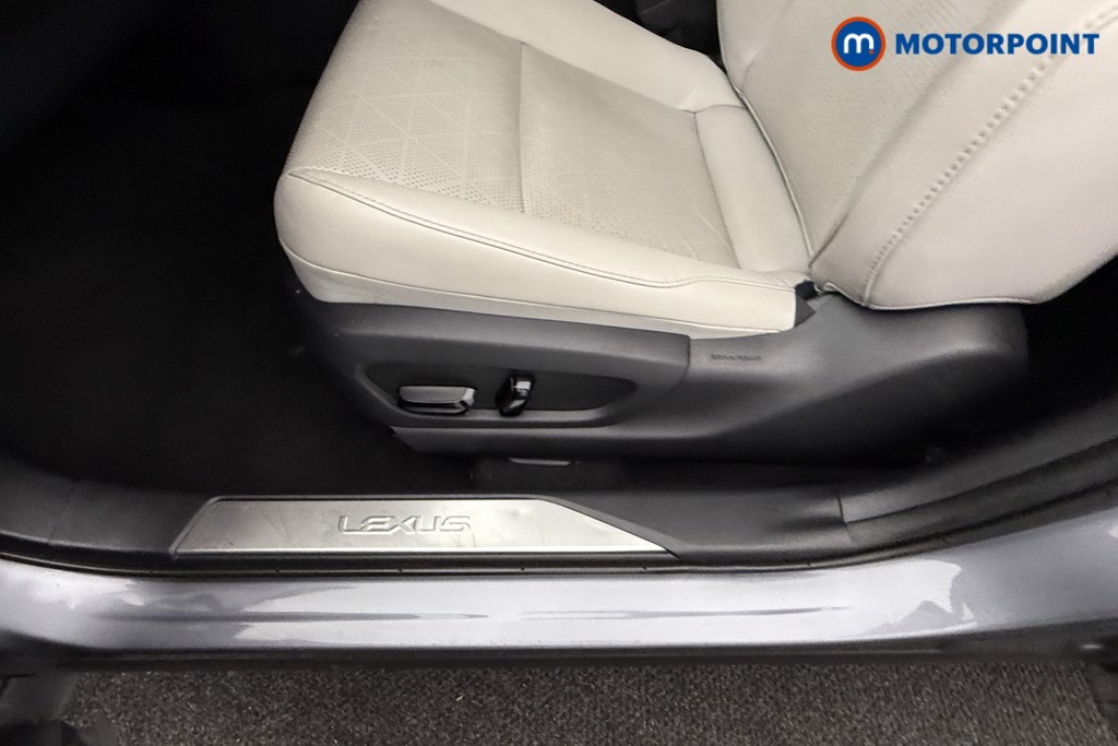 Lexus UX 300E 150Kw 54.3 Kwh 5Dr E-Cvt Takumi Pack Automatic Electric SUV - Stock Number (1543840) - 22nd supplementary image