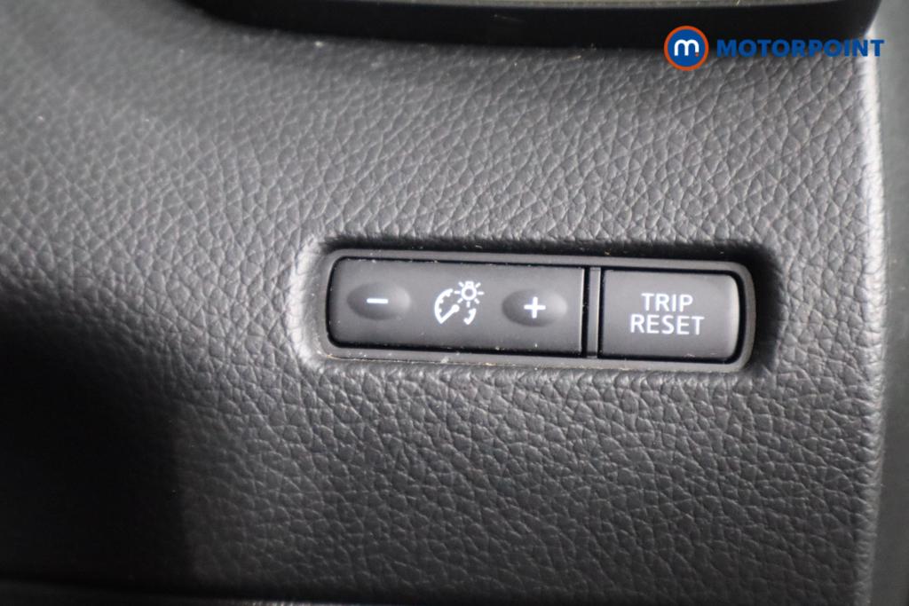 Nissan Qashqai N-Connecta Manual Petrol SUV - Stock Number (1544735) - 11th supplementary image