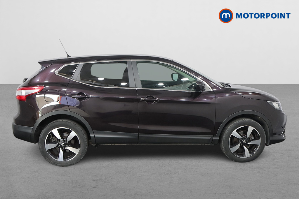 Nissan Qashqai N-Connecta Manual Petrol SUV - Stock Number (1544735) - Drivers side