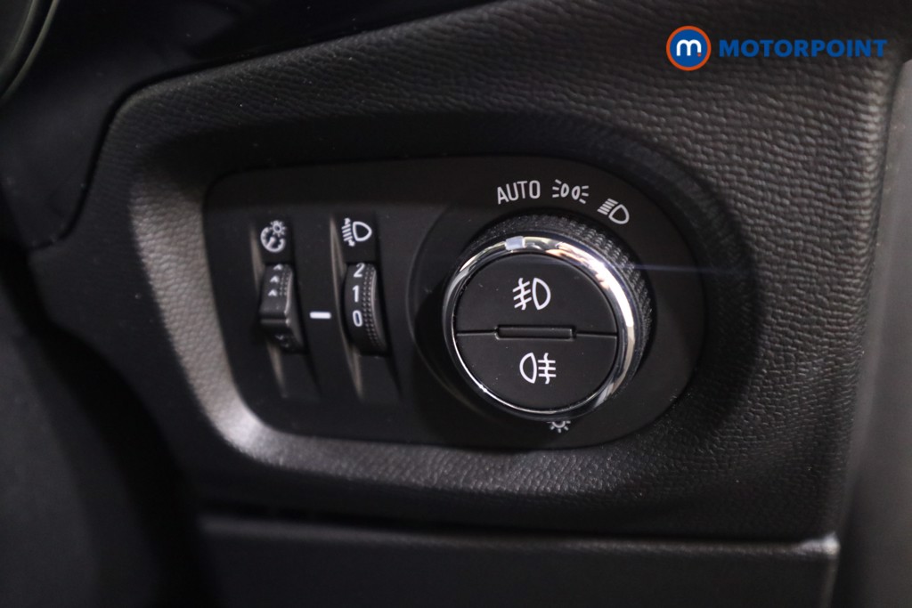 Vauxhall Corsa Elite Nav Manual Petrol Hatchback - Stock Number (1545964) - 9th supplementary image