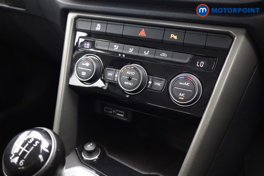 Volkswagen T-Roc SE Manual Petrol SUV - Stock Number (1546645) - 9th supplementary image