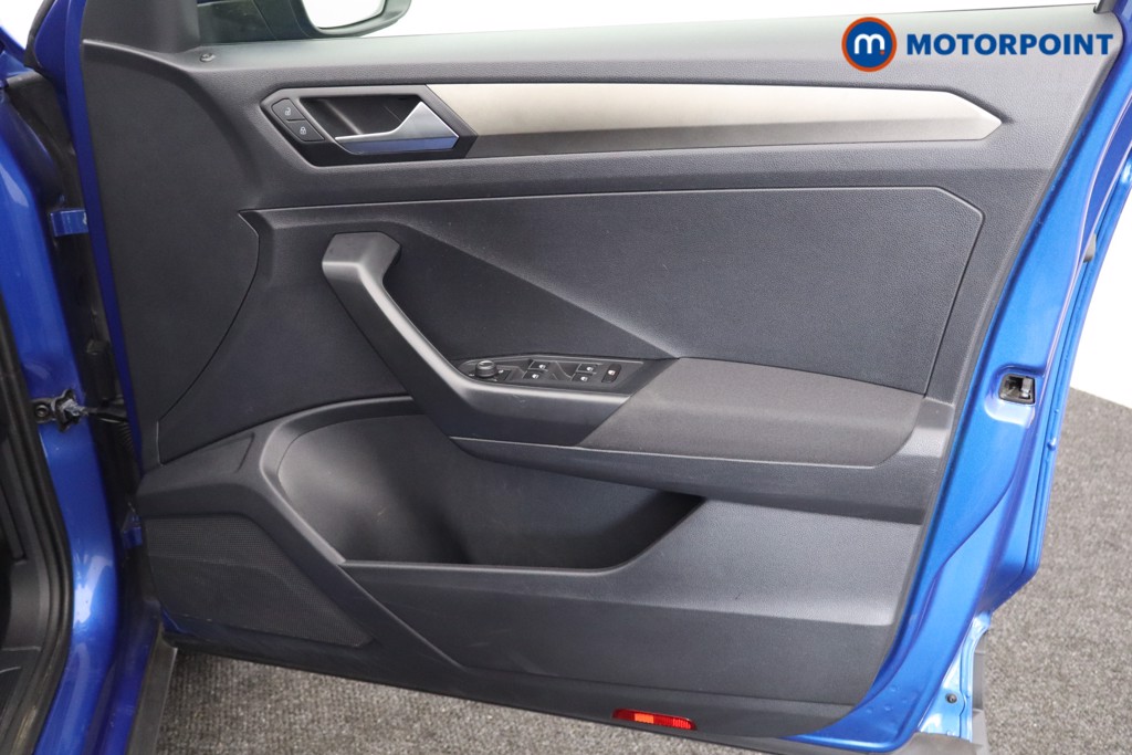 Volkswagen T-Roc SE Manual Petrol SUV - Stock Number (1546645) - 15th supplementary image