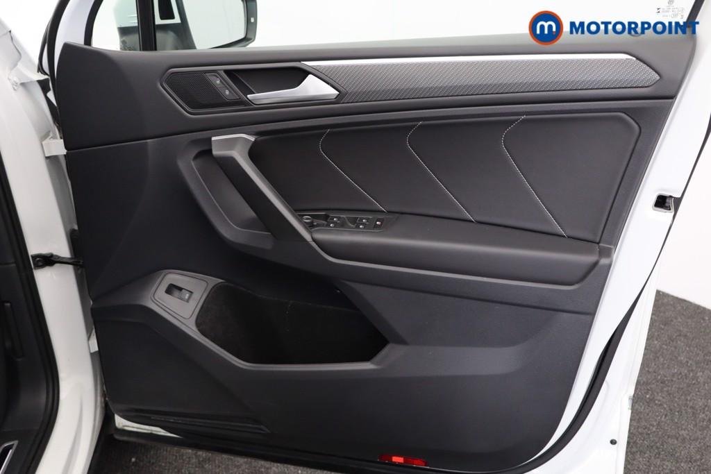 Volkswagen Tiguan Allspace R-Line Automatic Petrol SUV - Stock Number (1549101) - 19th supplementary image