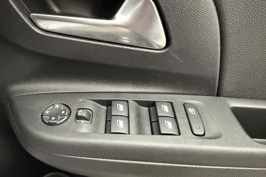 Vauxhall Corsa GS Manual Petrol Hatchback - Stock Number (1549170) - 17th supplementary image