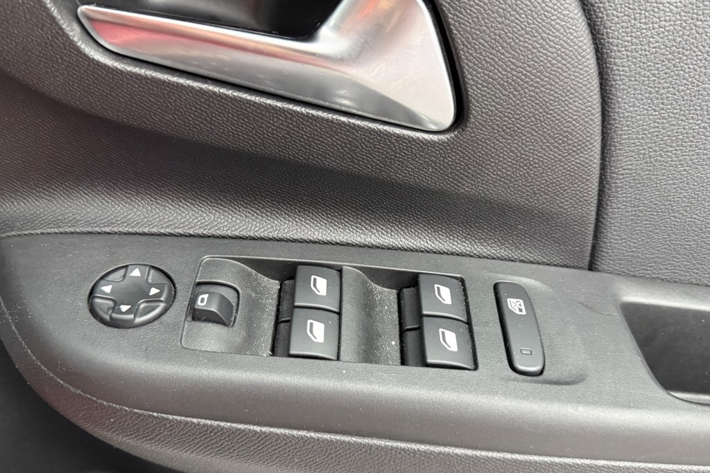 Vauxhall Corsa GS Manual Petrol Hatchback - Stock Number (1549172) - 17th supplementary image