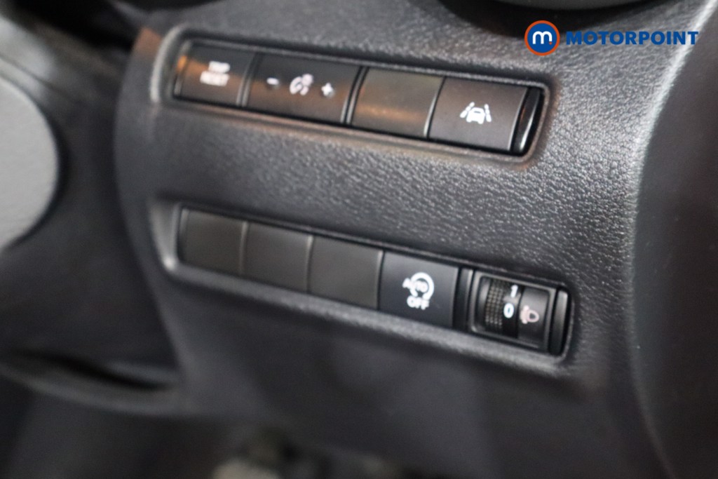 Nissan Juke N-Connecta Manual Petrol SUV - Stock Number (1549609) - 6th supplementary image