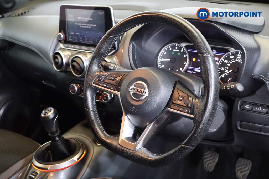 Nissan Juke N-Connecta Manual Petrol SUV - Stock Number (1549609) - 1st supplementary image