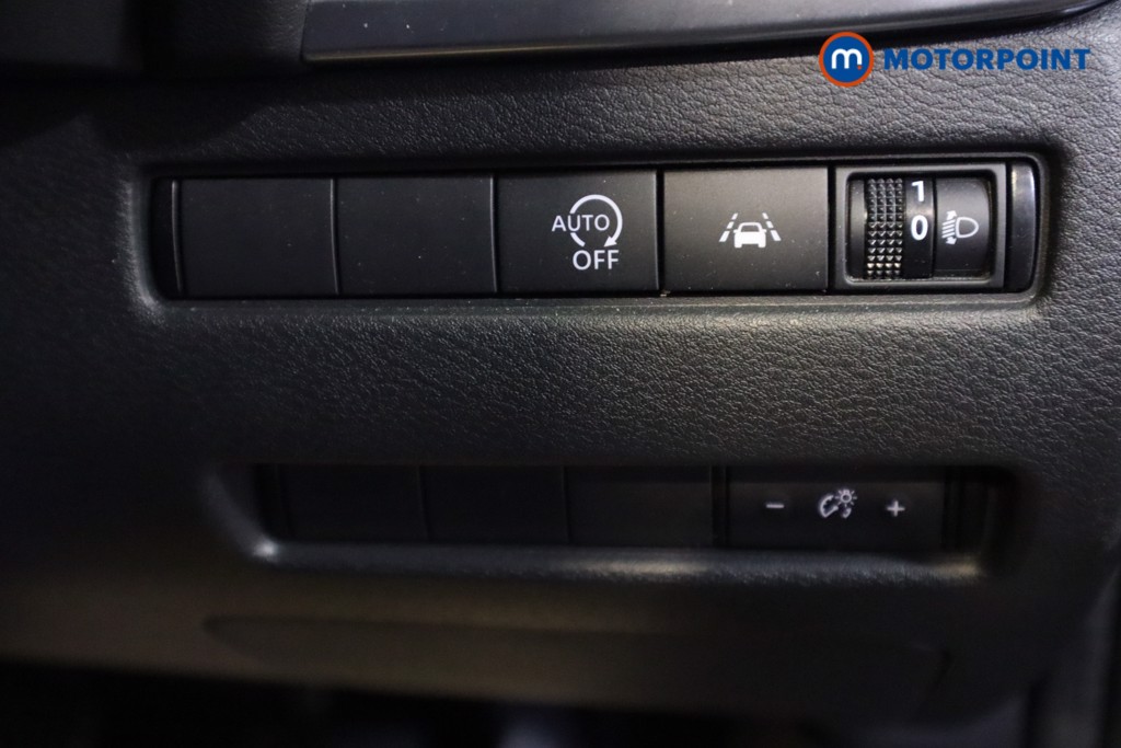 Nissan Qashqai N-Connecta Manual Petrol SUV - Stock Number (1550149) - 8th supplementary image