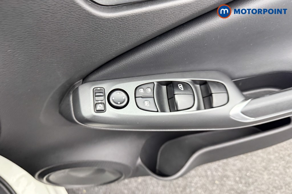 Nissan Juke Acenta Premium Manual Petrol SUV - Stock Number (1550489) - 12th supplementary image