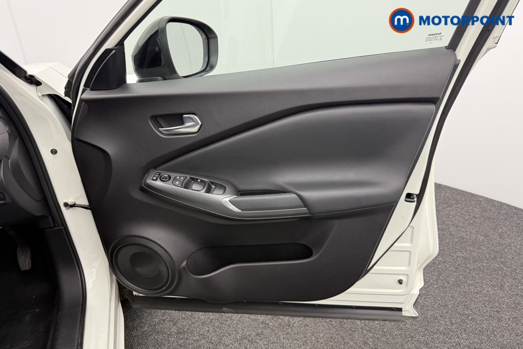 Nissan Juke Acenta Premium Manual Petrol SUV - Stock Number (1550489) - 13th supplementary image