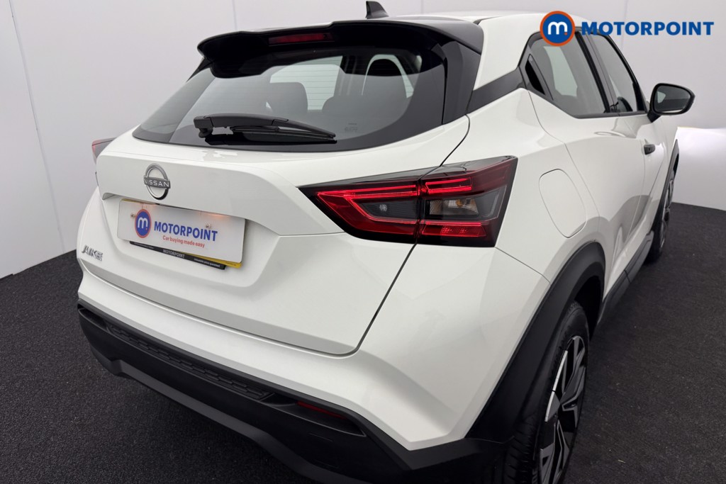 Nissan Juke Acenta Premium Manual Petrol SUV - Stock Number (1550489) - 22nd supplementary image