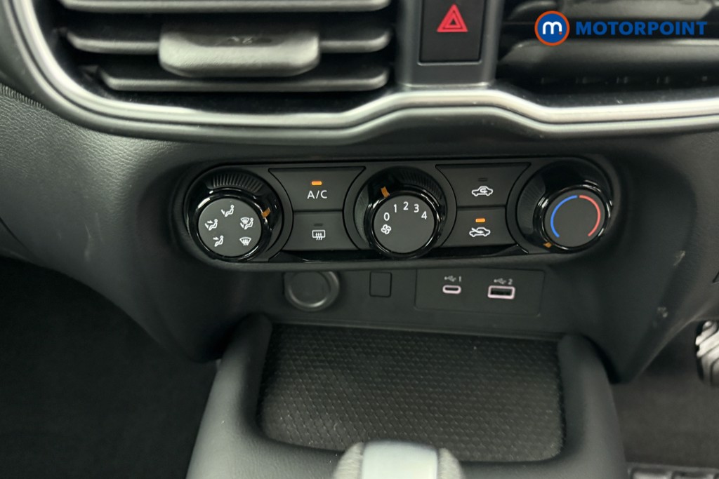 Nissan Juke Acenta Premium Automatic Petrol SUV - Stock Number (1550490) - 8th supplementary image