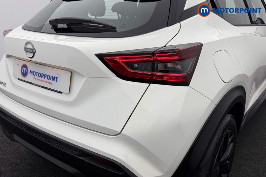 Nissan Juke Acenta Premium Automatic Petrol SUV - Stock Number (1550490) - 23rd supplementary image