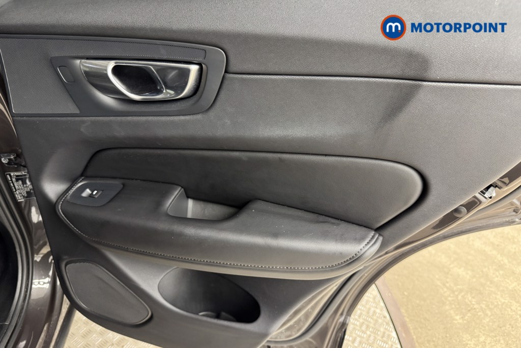 Volvo Xc60 Plus Automatic Diesel SUV - Stock Number (1550494) - 16th supplementary image