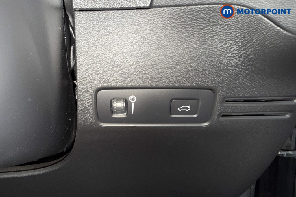 Volvo Xc40 R Design Manual Petrol SUV - Stock Number (1551111) - 15th supplementary image