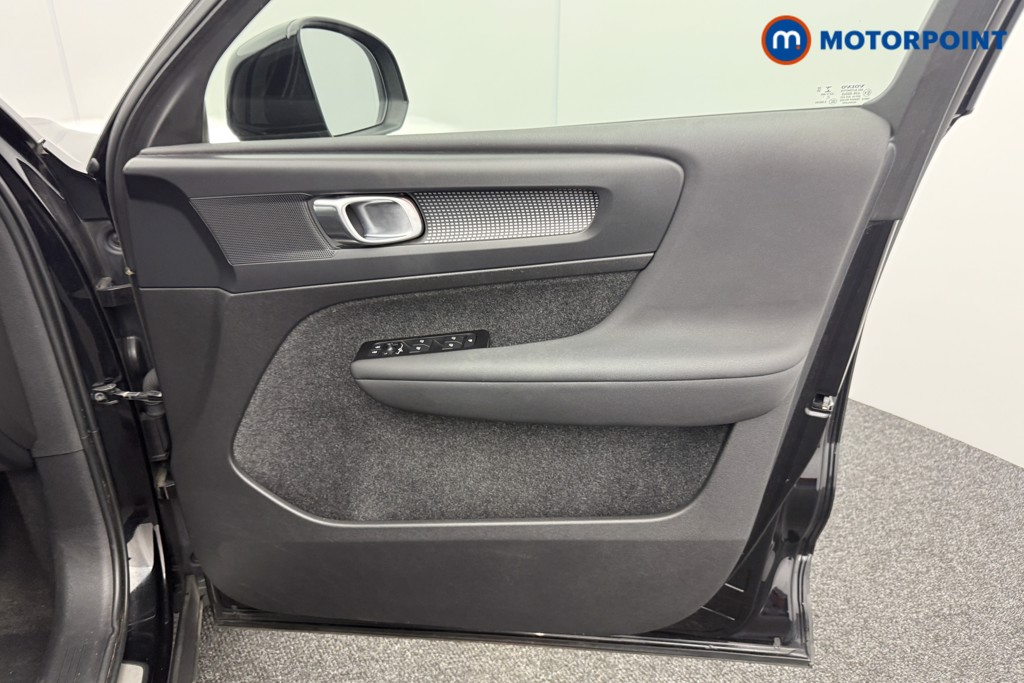 Volvo Xc40 R Design Manual Petrol SUV - Stock Number (1551111) - 17th supplementary image