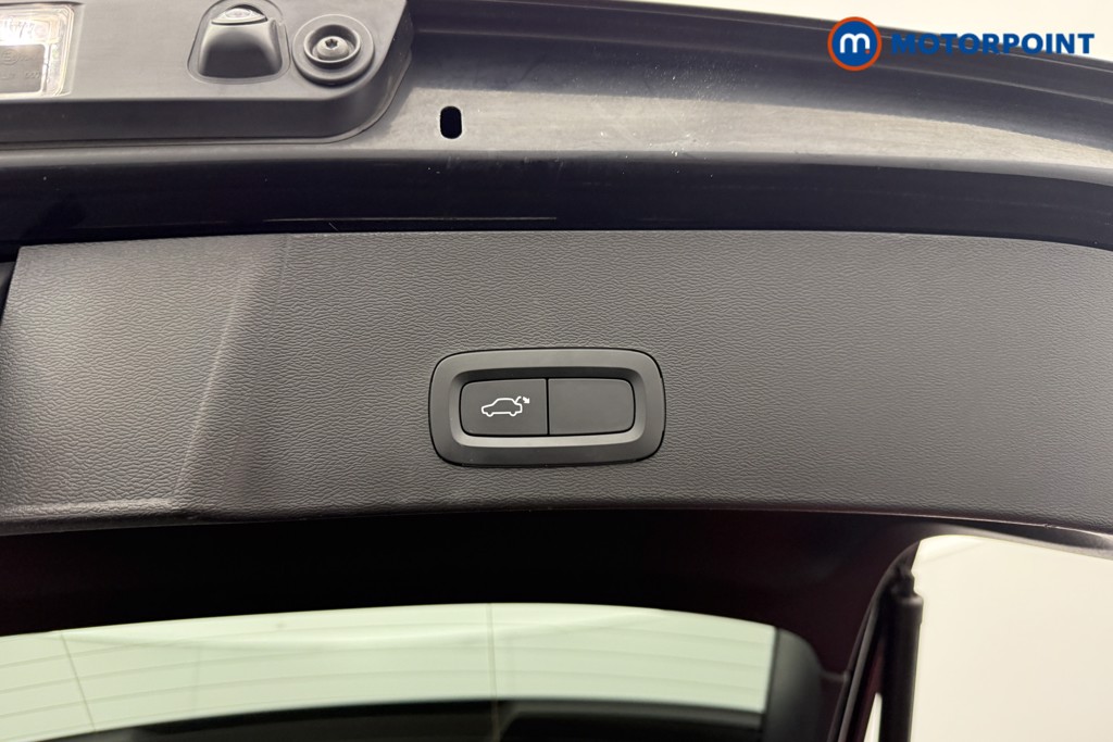 Volvo Xc40 R Design Manual Petrol SUV - Stock Number (1551111) - 23rd supplementary image