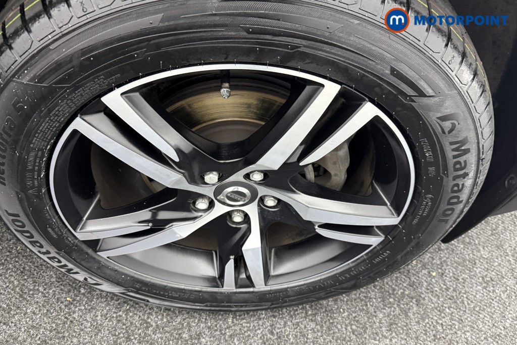 Volvo Xc40 R Design Manual Petrol SUV - Stock Number (1551111) - 35th supplementary image