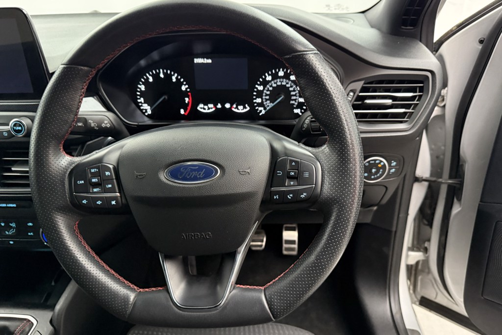 Ford Focus St-Line Manual Petrol Hatchback - Stock Number (1551845) - 2nd supplementary image