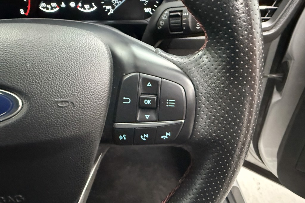 Ford Focus St-Line Manual Petrol Hatchback - Stock Number (1551845) - 4th supplementary image