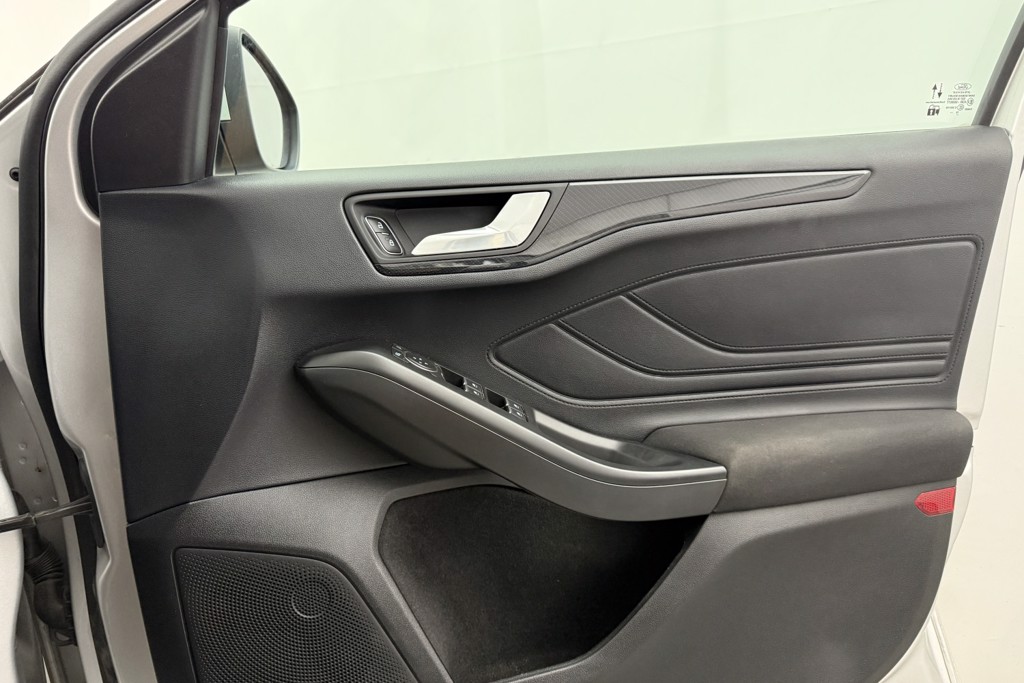 Ford Focus St-Line Manual Petrol Hatchback - Stock Number (1551845) - 14th supplementary image