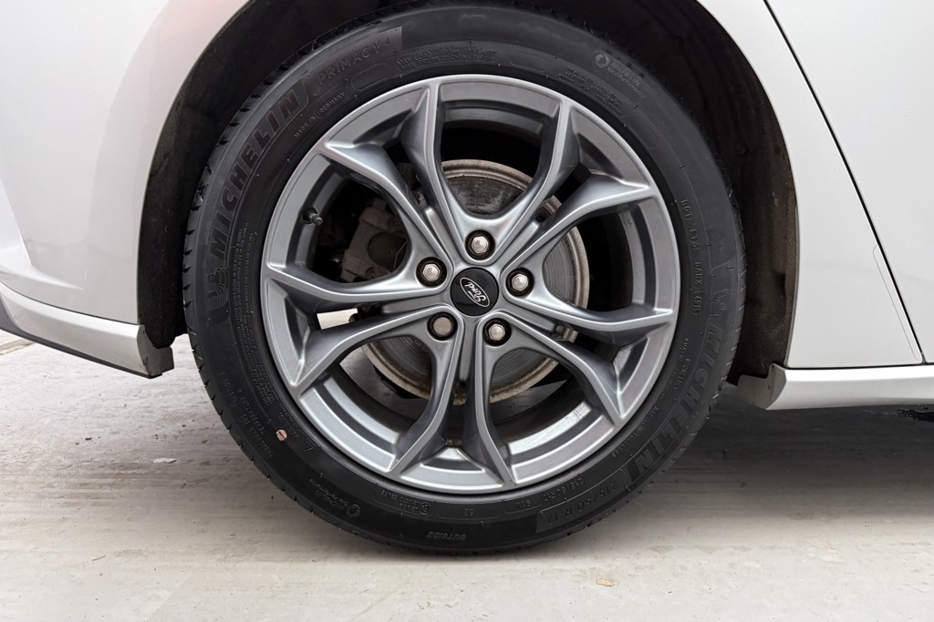 Ford Focus St-Line Manual Petrol Hatchback - Stock Number (1551845) - 30th supplementary image