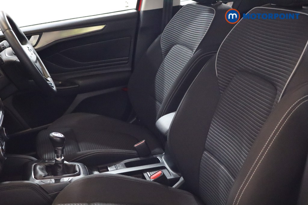 Ford Focus Titanium Manual Petrol Hatchback - Stock Number (1551850) - 11th supplementary image