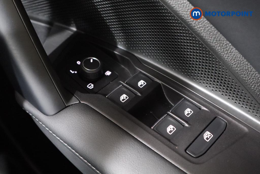 Volkswagen Tiguan R-Line Automatic Petrol Plug-In Hybrid SUV - Stock Number (1552036) - 9th supplementary image