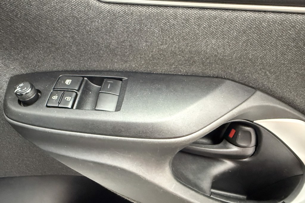 Toyota Yaris Icon Automatic Petrol-Electric Hybrid Hatchback - Stock Number (1552838) - 16th supplementary image
