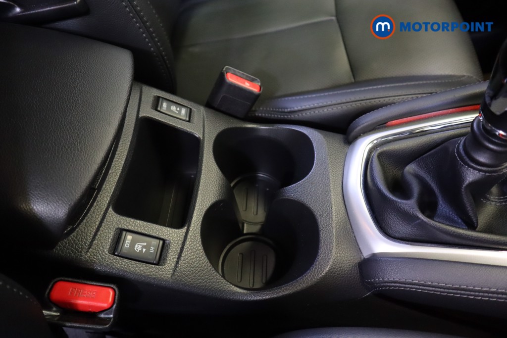 Nissan Qashqai Tekna Manual Diesel SUV - Stock Number (1553192) - 6th supplementary image