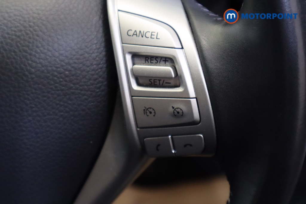 Nissan Qashqai Tekna Manual Diesel SUV - Stock Number (1553192) - 10th supplementary image