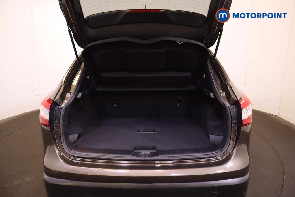 Nissan Qashqai Tekna Manual Diesel SUV - Stock Number (1553192) - 16th supplementary image