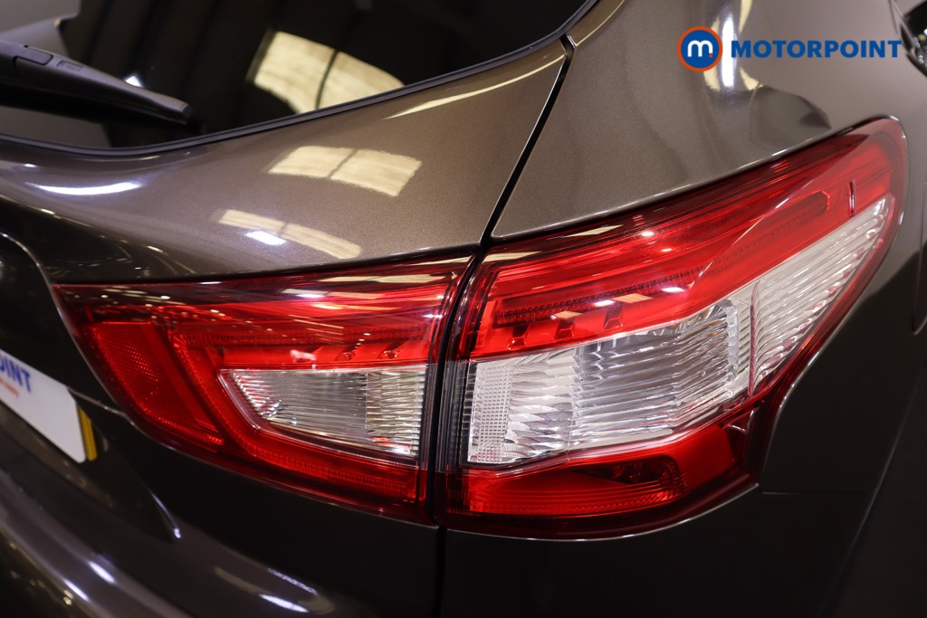 Nissan Qashqai Tekna Manual Diesel SUV - Stock Number (1553192) - 22nd supplementary image