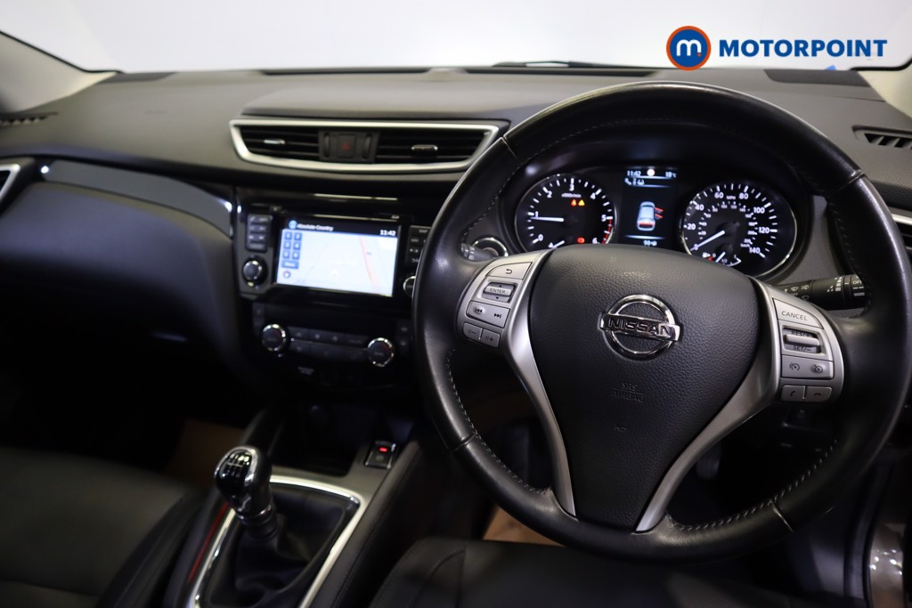 Nissan Qashqai Tekna Manual Diesel SUV - Stock Number (1553192) - 1st supplementary image