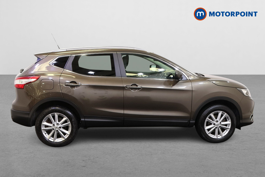 Nissan Qashqai Tekna Manual Diesel SUV - Stock Number (1553192) - Drivers side