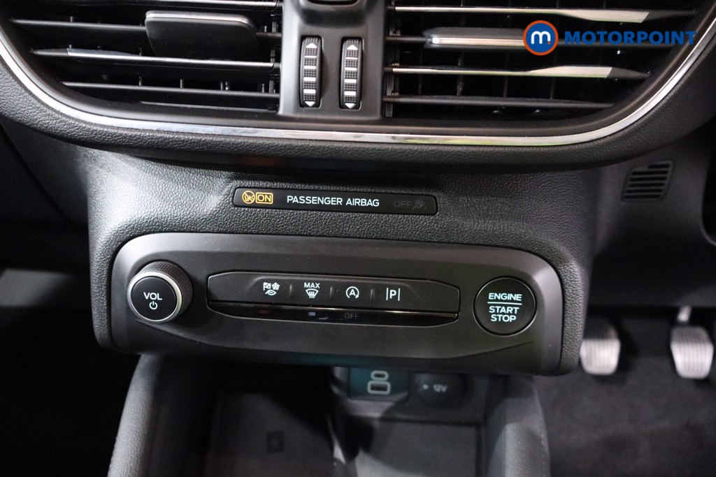 Ford Focus Active X Edition Manual Petrol-Electric Hybrid Hatchback - Stock Number (1553577) - 14th supplementary image
