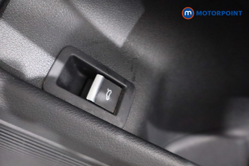 Audi A4 Black Edition Automatic Diesel Saloon - Stock Number (1553603) - 16th supplementary image