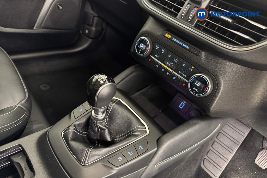 Ford Focus Active X Vignale Edition Manual Petrol-Electric Hybrid Hatchback - Stock Number (1553631) - 11th supplementary image