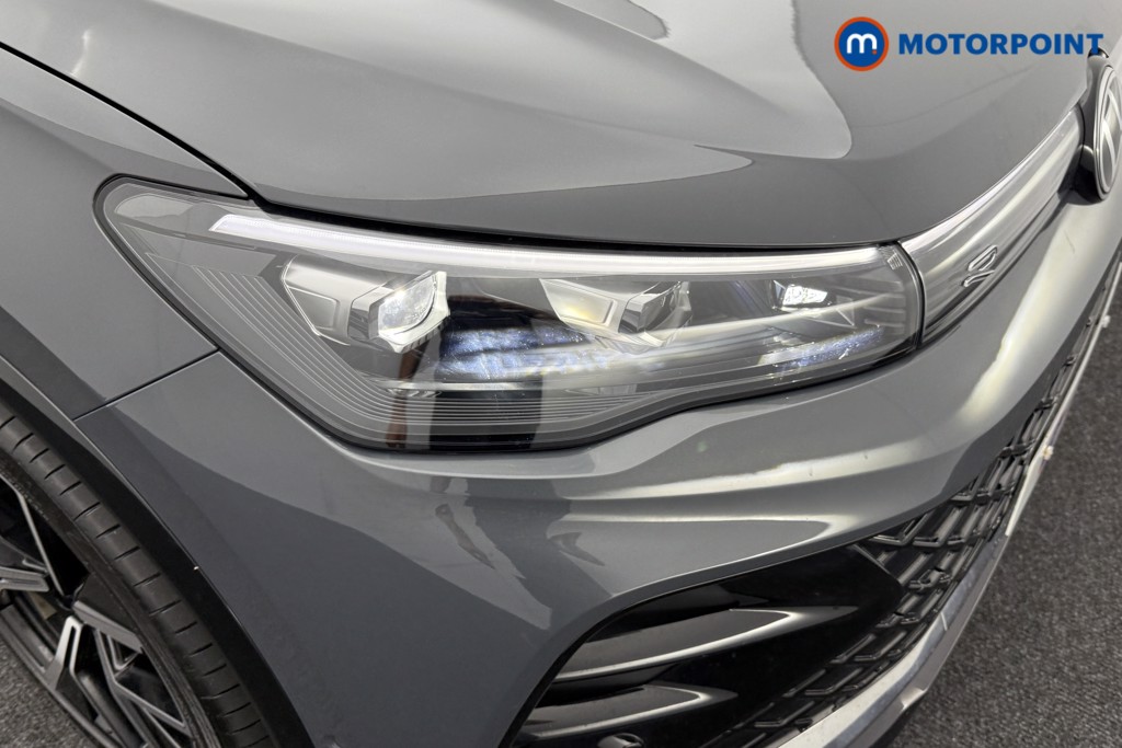 Volkswagen Tiguan R-Line Automatic Petrol Plug-In Hybrid SUV - Stock Number (1554173) - 28th supplementary image