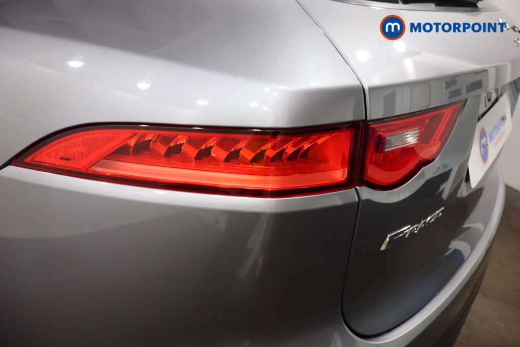 Jaguar F-Pace Chequered Flag Automatic Petrol SUV - Stock Number (1554222) - 26th supplementary image