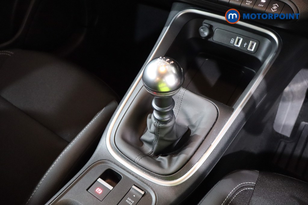 Jeep Avenger Altitude Manual Petrol SUV - Stock Number (1554270) - 15th supplementary image