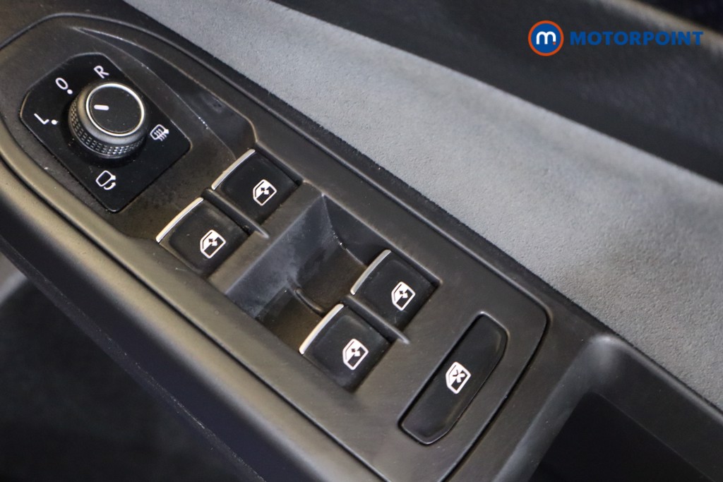 Volkswagen Golf R Automatic Petrol Hatchback - Stock Number (1554420) - 9th supplementary image