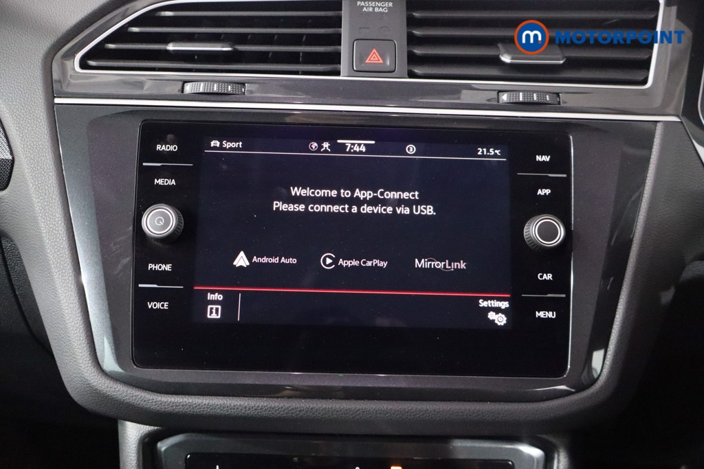 Volkswagen Tiguan Elegance Automatic Petrol SUV - Stock Number (1552860) - 17th supplementary image
