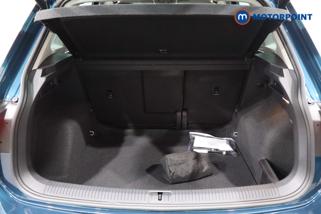 Volkswagen Tiguan Elegance Automatic Petrol SUV - Stock Number (1552860) - 32nd supplementary image