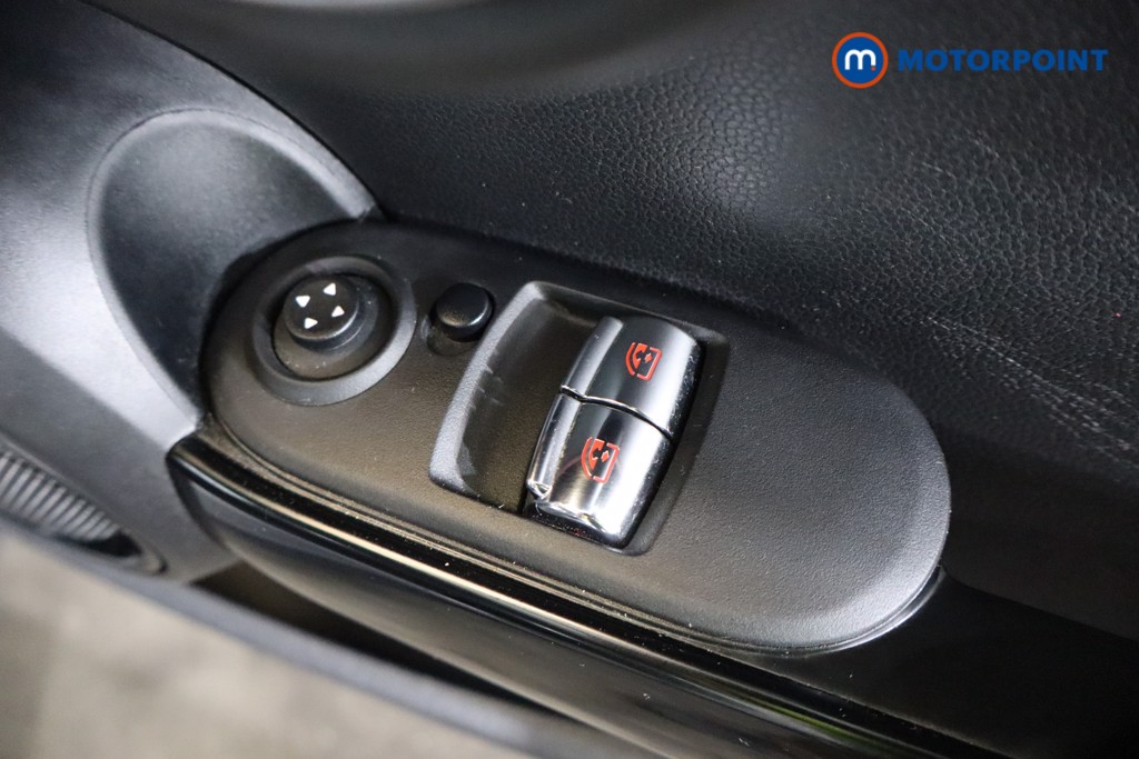 Mini Hatchback Cooper Classic Manual Petrol Hatchback - Stock Number (1549117) - 14th supplementary image